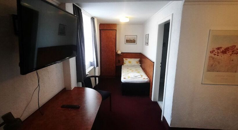 스탠다드 트리플 룸, Corveyer Hof