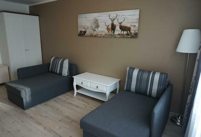 스위트, Diana Garni