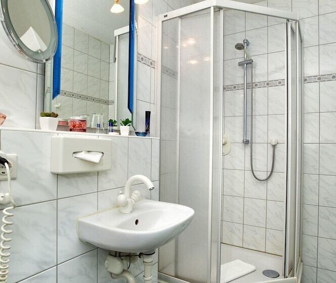 Номер Стандарт, Erbgericht