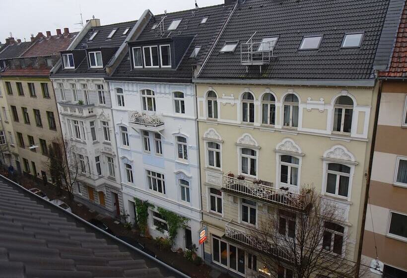 标准单人间共用浴室, Gastehaus Grupello