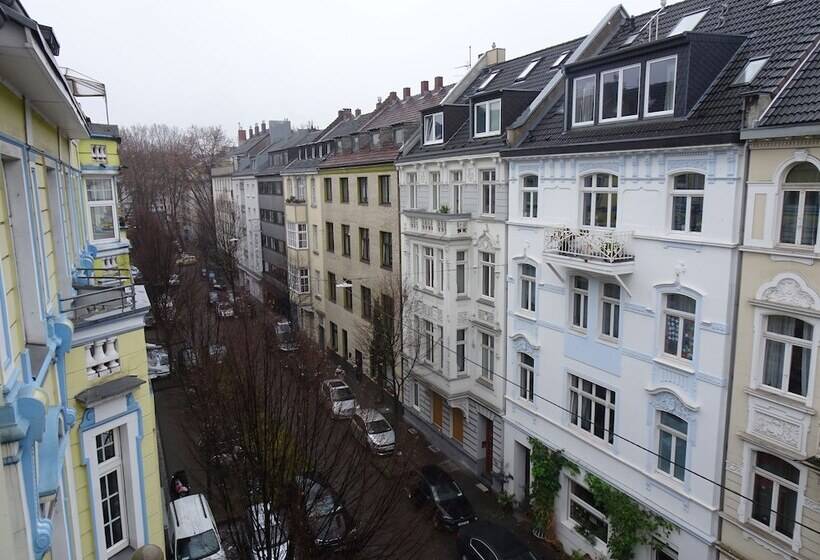 标准单人间共用浴室, Gastehaus Grupello