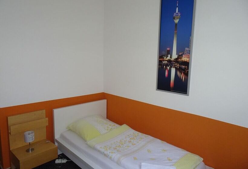 标准单人间共用浴室, Gastehaus Grupello