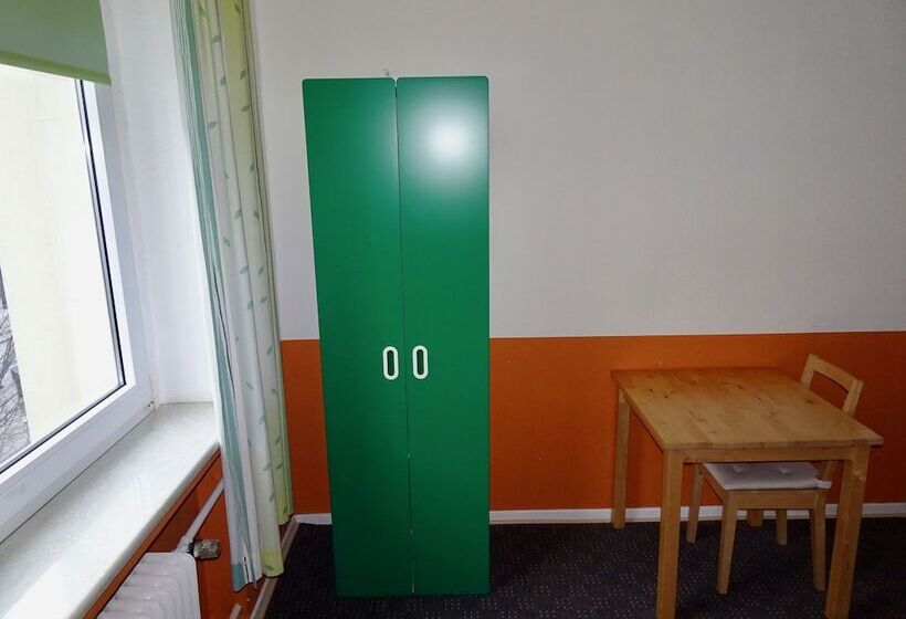 标准单人间共用浴室, Gastehaus Grupello