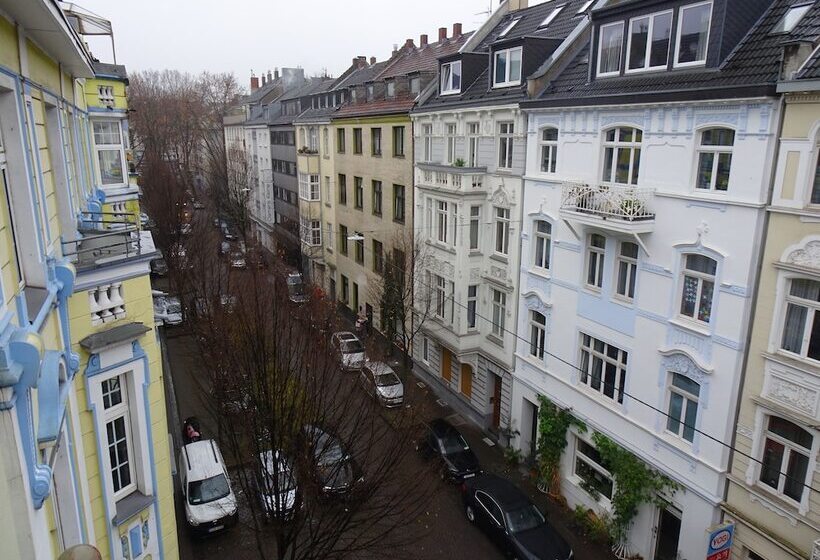 带共用浴室的标准房间, Gastehaus Grupello