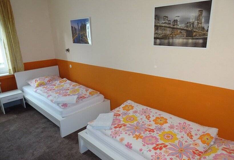 带共用浴室的标准房间, Gastehaus Grupello