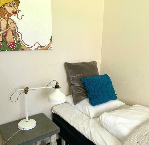 标准单人间共用浴室, Gl. Brydegaard