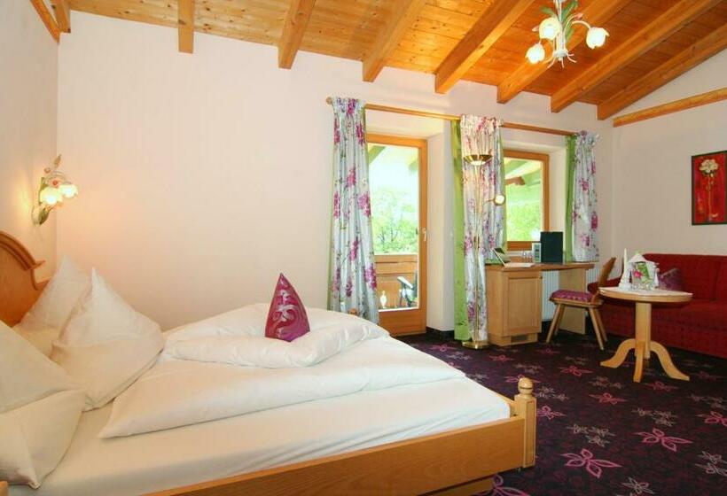 חדר קומפורט, Hindenburglinde