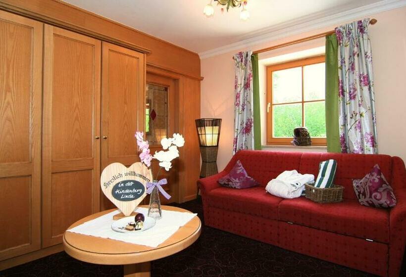 غرفة كومفورت, Hindenburglinde