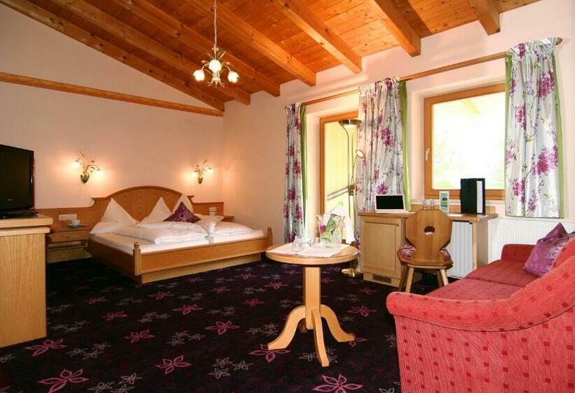 חדר קומפורט, Hindenburglinde