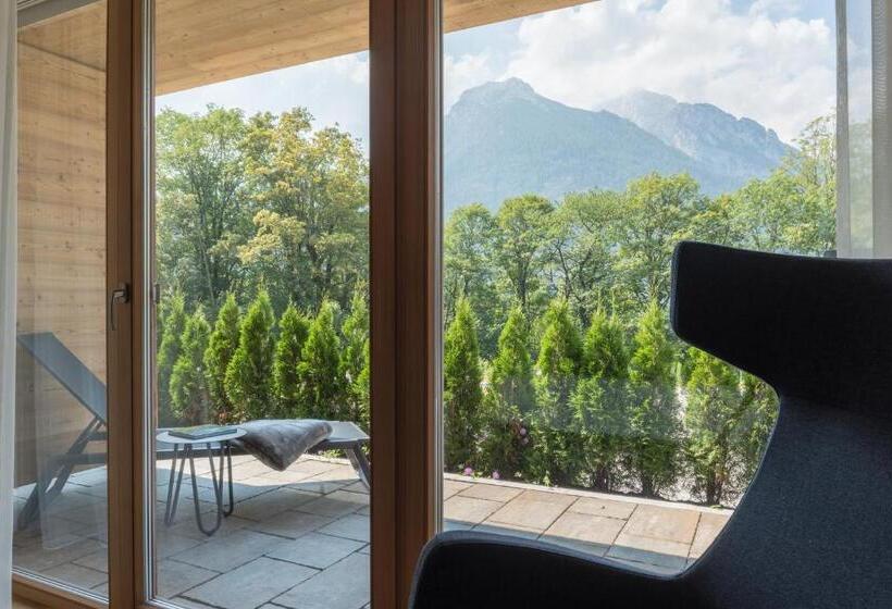 סטודיו דלוקס, Hindenburglinde