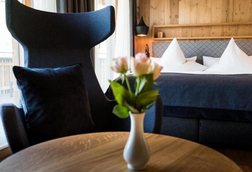 Студия Deluxe, Hindenburglinde