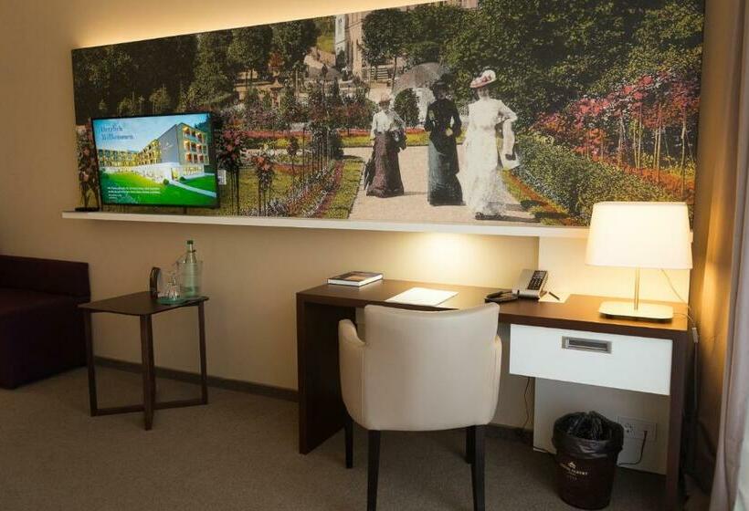 غرفة قياسية, Konig Albert