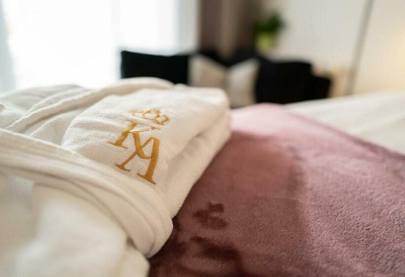 غرفة قياسية, Konig Albert