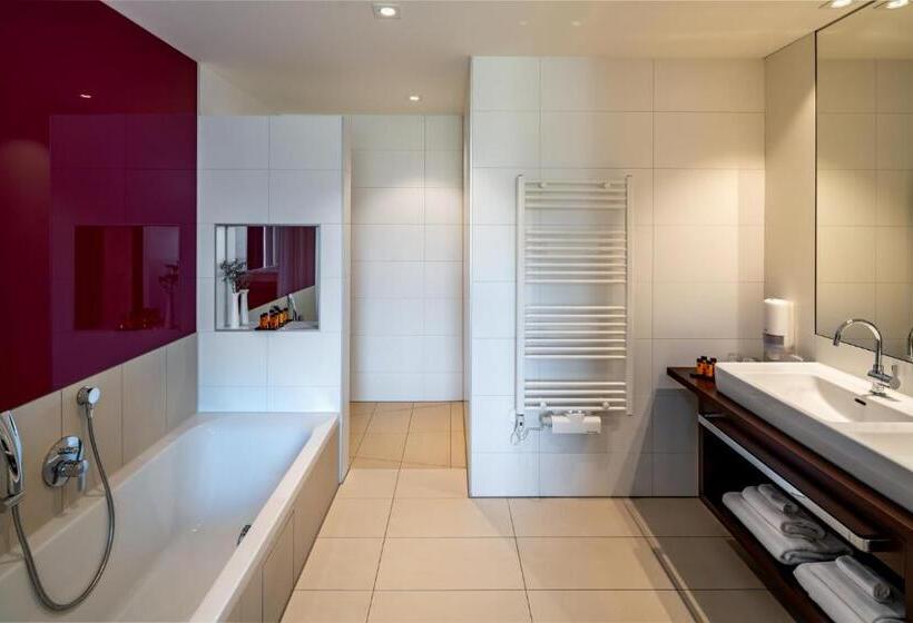 جناح, Konig Albert