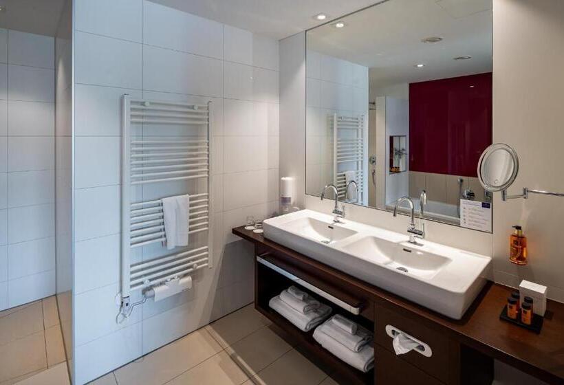 جناح, Konig Albert