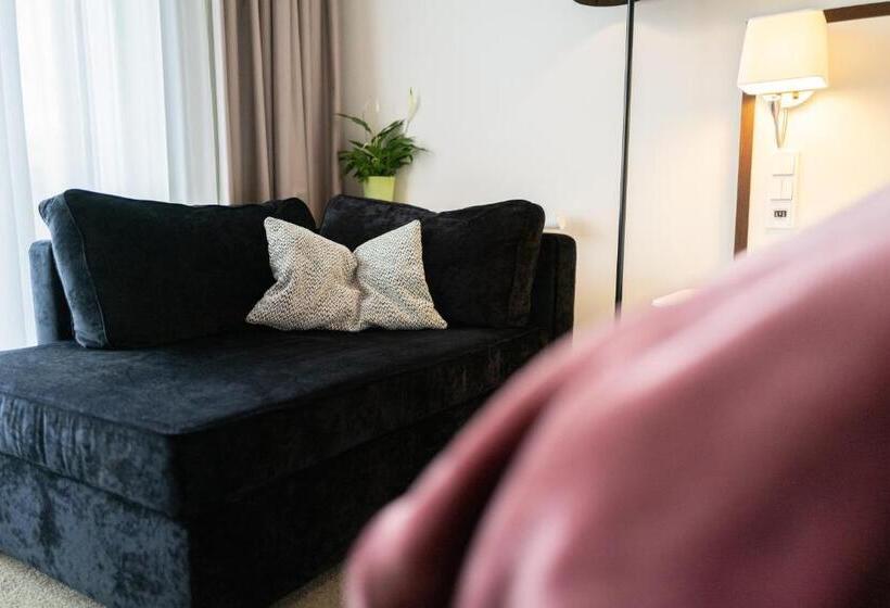 غرفة قياسية, Konig Albert