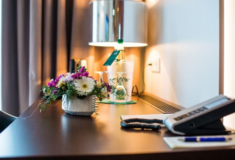 جناح, Konig Albert