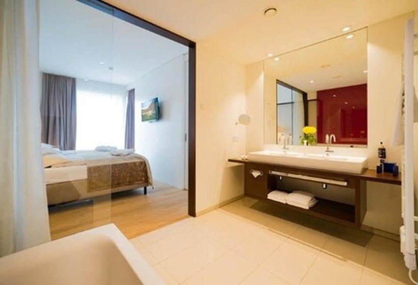 جناح, Konig Albert