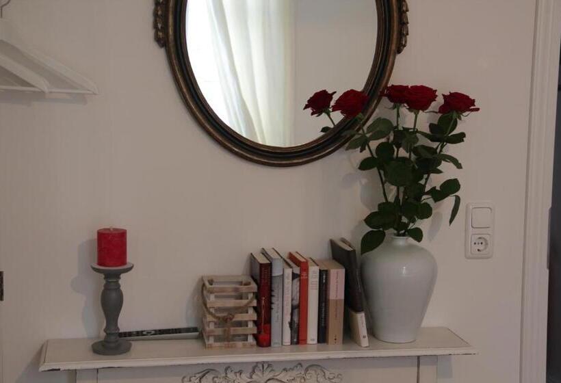 חדר סטנדרט, Lili Marleen