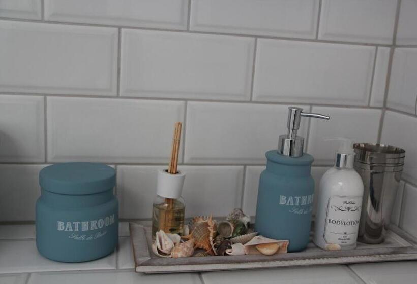 חדר משפחתי, Lili Marleen