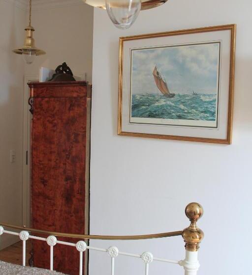 חדר פרמיום, Lili Marleen