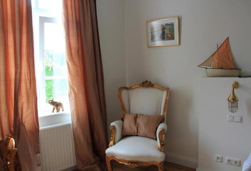 חדר פרמיום, Lili Marleen