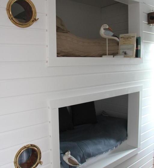 חדר אקונומי, Lili Marleen