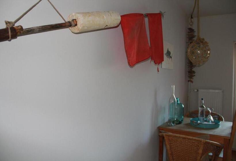 בית, חדר שינה 1, Lili Marleen