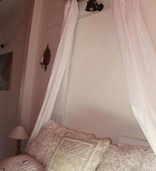 בית, חדר שינה 1, Lili Marleen