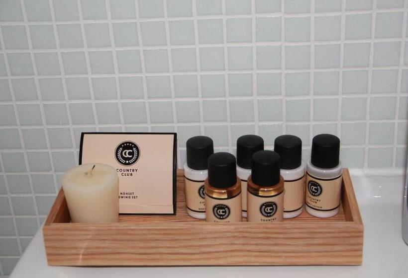 דירת משפחה, Lili Marleen