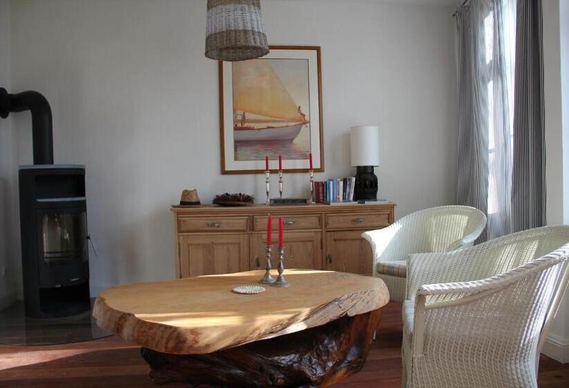 דירת משפחה, Lili Marleen