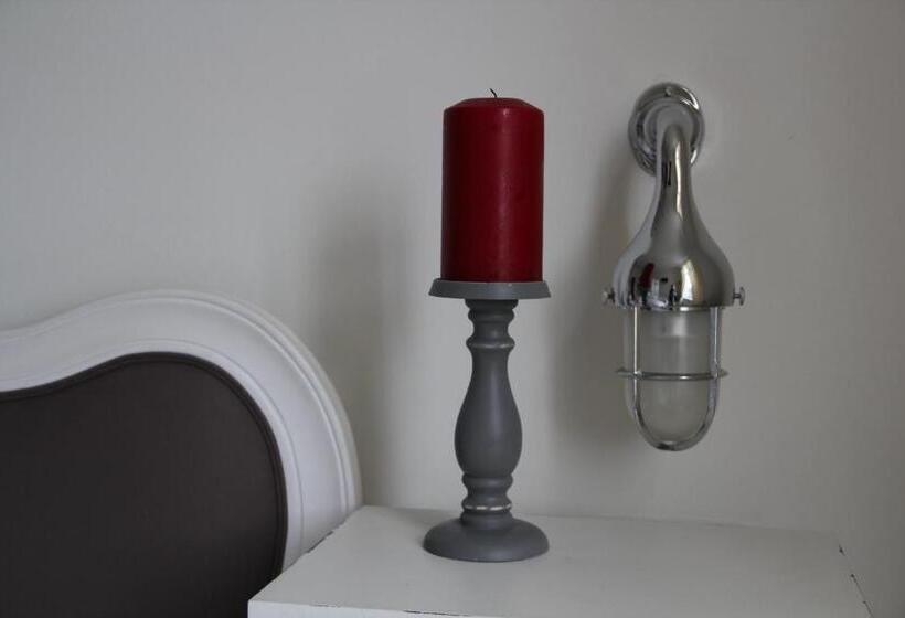 חדר סטנדרט, Lili Marleen