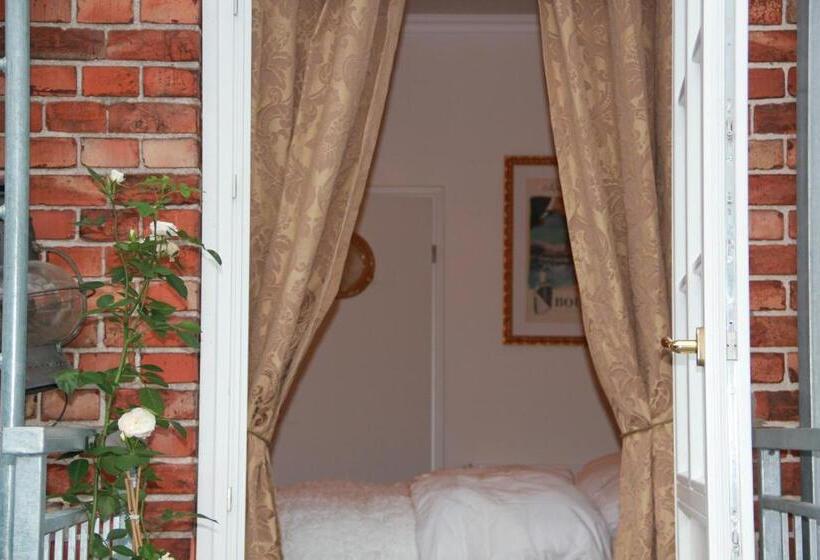 חדר פרמיום, Lili Marleen