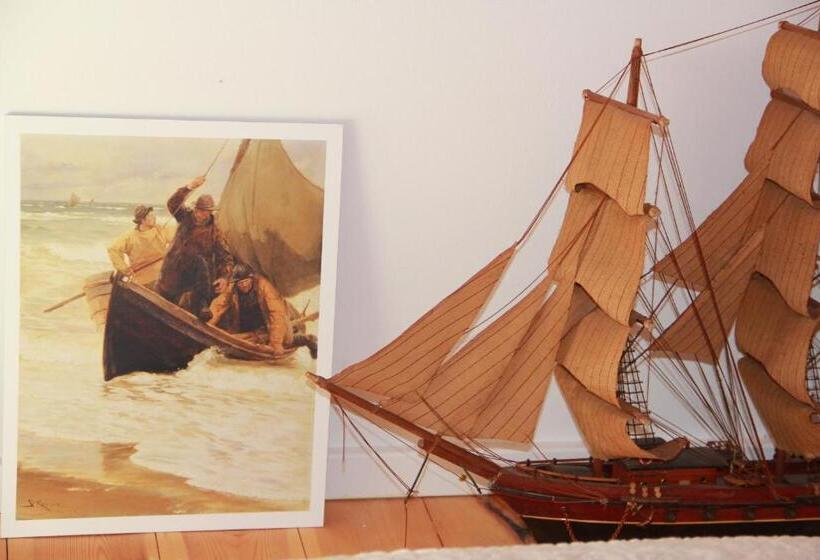 בית, חדר שינה 1, Lili Marleen