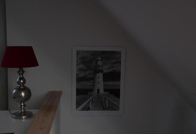 דירת משפחה, Lili Marleen