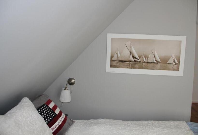 דירת משפחה, Lili Marleen