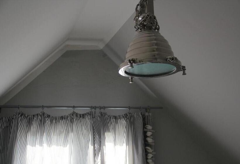 דירת משפחה, Lili Marleen