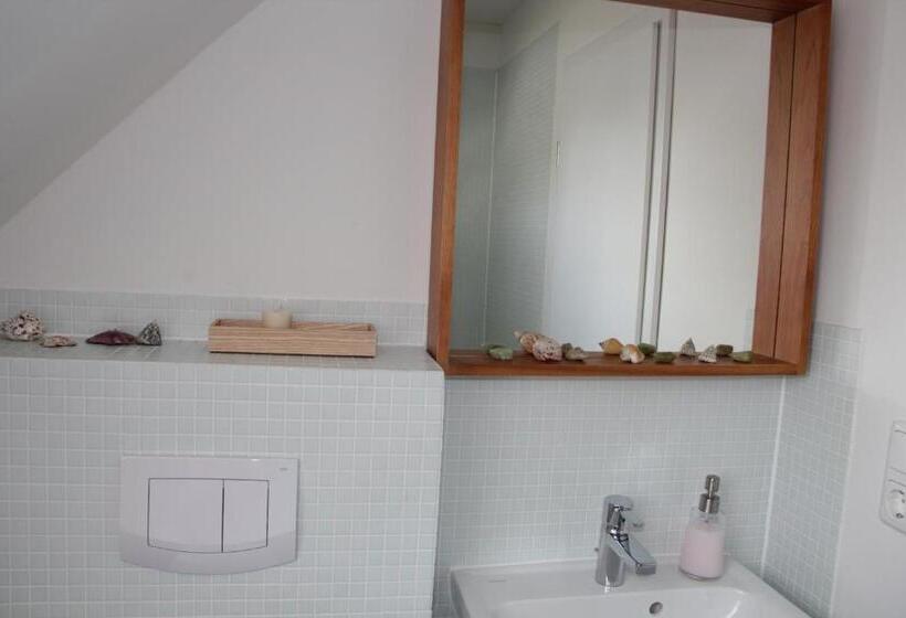 דירת משפחה, Lili Marleen