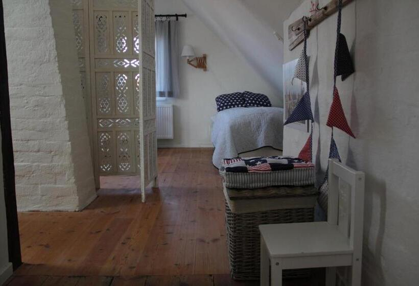 דירת משפחה, Lili Marleen