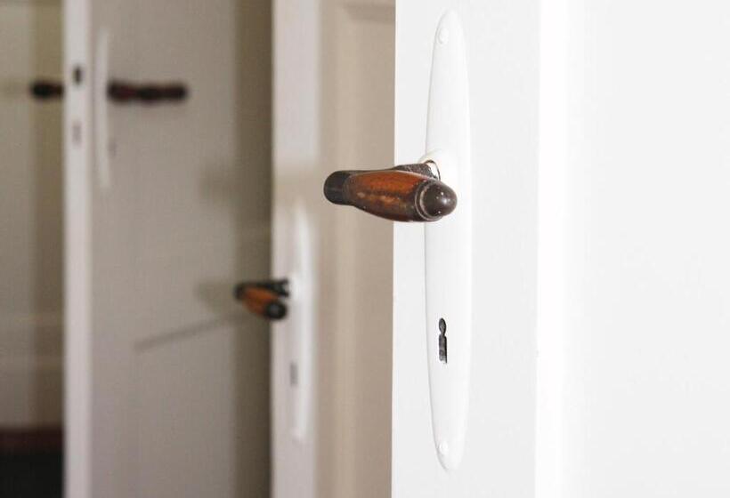 בקתה, Lili Marleen