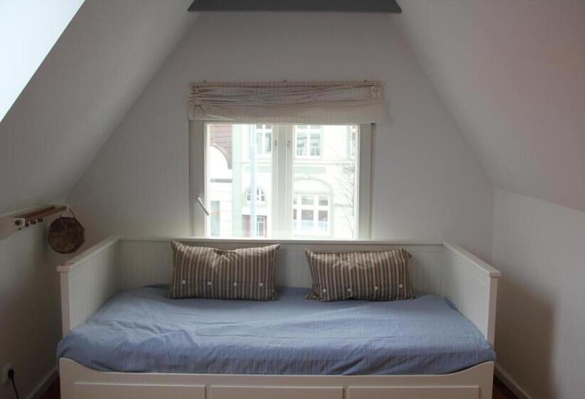 בקתה, Lili Marleen