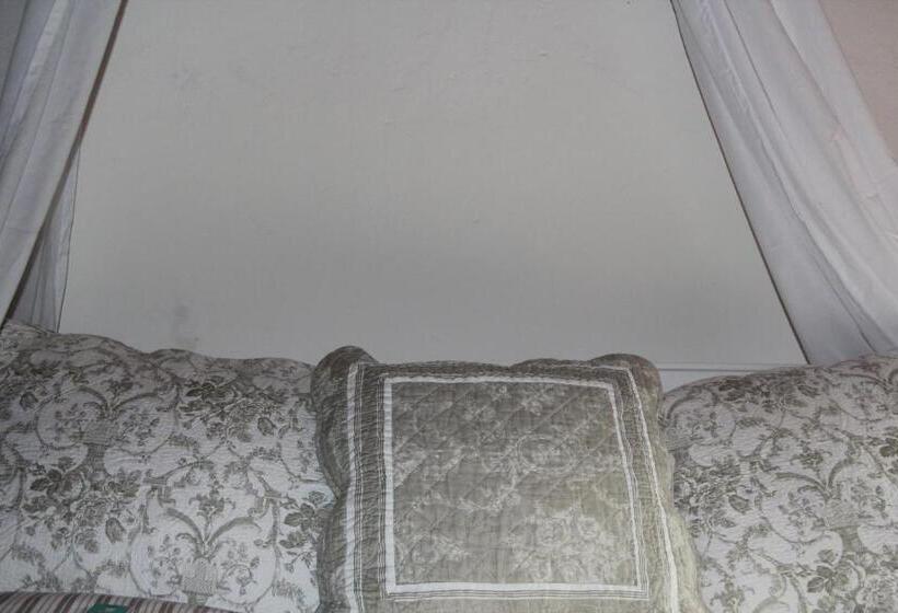 בית, חדר שינה 1, Lili Marleen