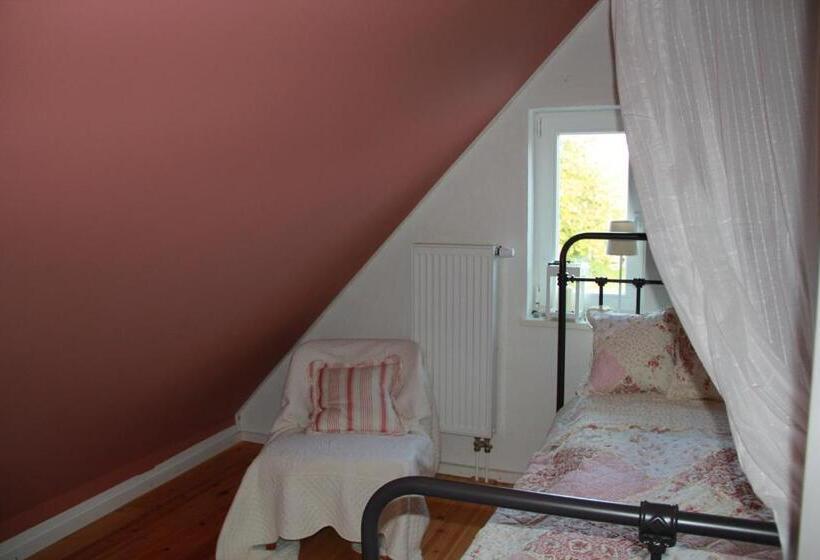 בית, חדר שינה 1, Lili Marleen