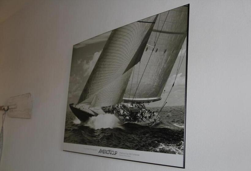 דירת משפחה, Lili Marleen