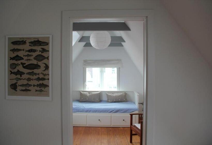 בקתה, Lili Marleen