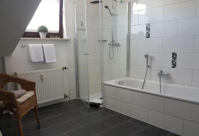 スタンダードトリプルルーム, Oberkasseler Hof Bonn