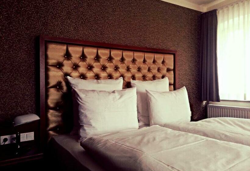 غرفة قياسية, Paul Otto