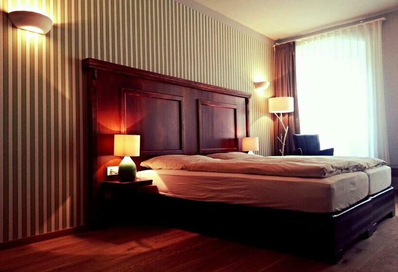 غرفة قياسية, Paul Otto