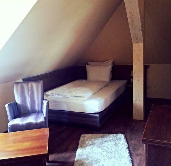 غرفة قياسية فردية, Paul Otto