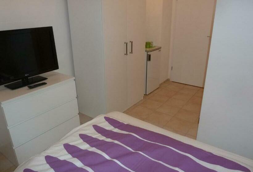 غرفة قياسية, Relax